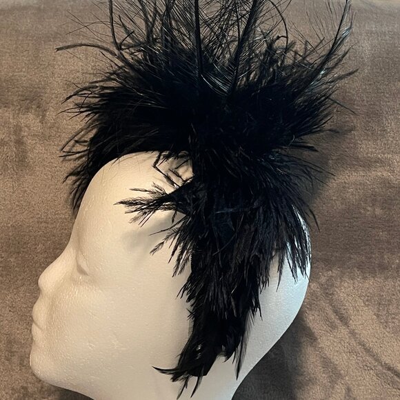 Taissa Lada black fascinator headband with feathers - Picture 2 of 9